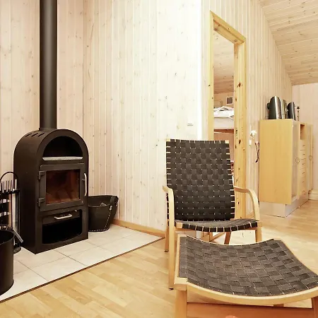 Ferienhaus Three-bedroom Holiday In 12 *