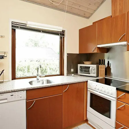 Ferienhaus Three-bedroom Holiday In 12 *
